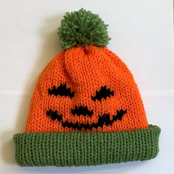 New Handmade Infant/Toddler Knitted Pumpkin Beanie with a Pom-Pom - Picture 3 of 9